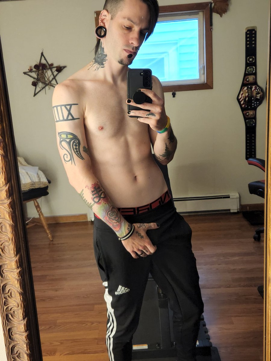 Pup_Tiro's tweet photo. NY bound today.
.
.
.
.
#bodymodification #bodymods #alternative #stretchedlabret #stretchedears #tattoos #inked #inkedboy #gaytrackies #gay #gaytwink #gaypride #lgbtq🌈 #gayguy #gayboy #hotguys #model #altmodel #adidas #adidastrackies #trackpants #twink #scallylad #gayscally https://t.co/VOzD82ed4x