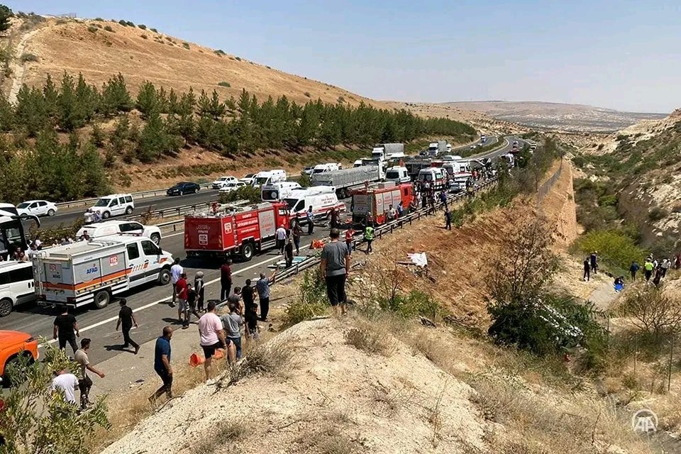 Gaziantep-Nizip Yolunda meydana gelen kazada hayatını kaybeden vatandaşlarımıza Allah'tan rahmet kederli ailelerine başsağlığı dileriz. Yaralı vatandaşlarımıza acil şifalar dileriz. <a href="/alibabacan/">Ali Babacan</a> <a href="/emin_ekmen/">Mehmet Emin Ekmen</a> <a href="/medeniylmz/">Dr. Medeni Yılmaz</a> @mbromioglu <a href="/MardineDeva/">Deva Partisi Mardin İl Başkanlığı</a>