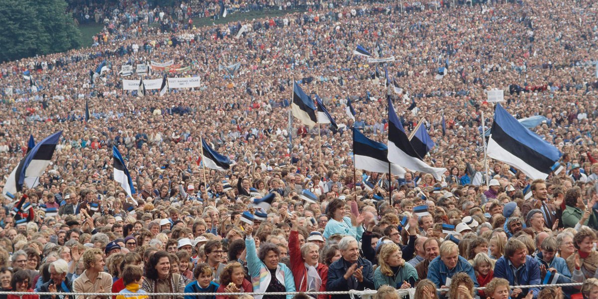 Today we are celebrating the Day of Restoration of Independence 🇪🇪 On 20 August 1991, Estonia declared independence from the Soviet Union, reconstituting the pre-1940 state. Head Eesti Vabariigi taasiseseisvumispäeva! #Estonia #restorationofindependence #celebration
