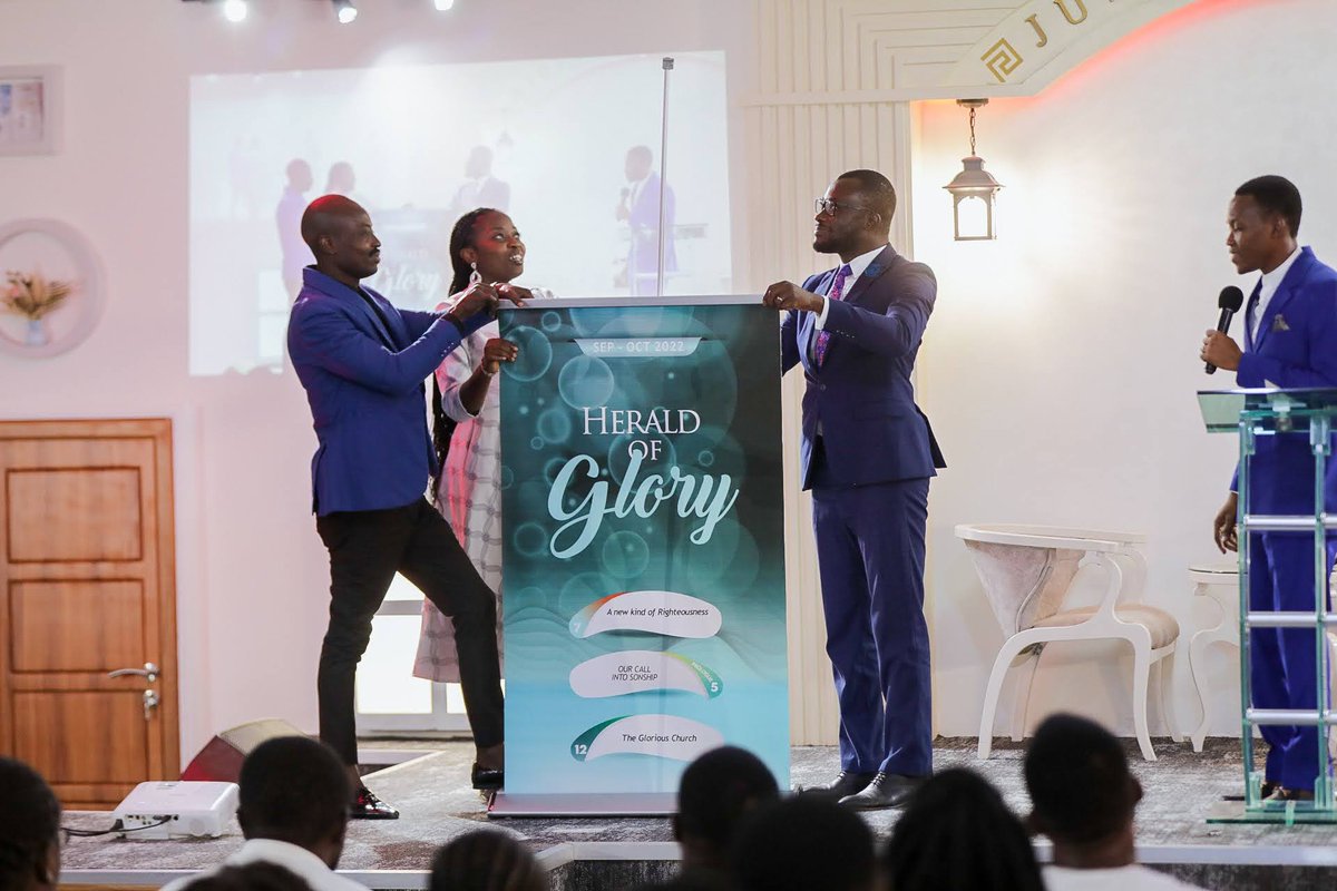 christassemblyw's tweet photo. The Unveiling of the SEPTEMBER-OCTOBER Edition of the Herald of Glory Devotional.
#Unveiling
#BimonthlyPrint
#SeptemberOctober https://t.co/aRccgbcJDc
