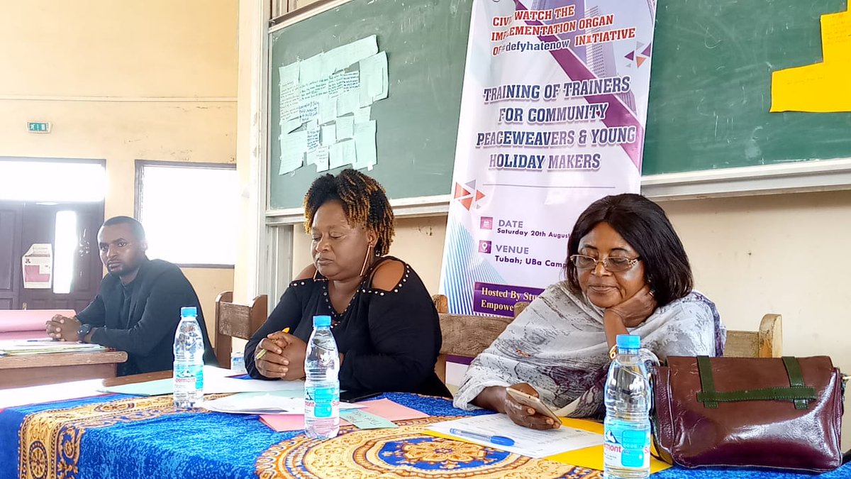 NebaJerome1's tweet photo. Over 40 Youth and Community Leaders are currently gaining knowledge on the responsible use of Social media at Amphi 340 in the University of Bamenda. It is a project sponsored by @ncpbcameroon facilitated by #defeyhatenow in collaboration with #civicwatch. 
#ThinkBe4UClick https://t.co/k3aQIWX6gN