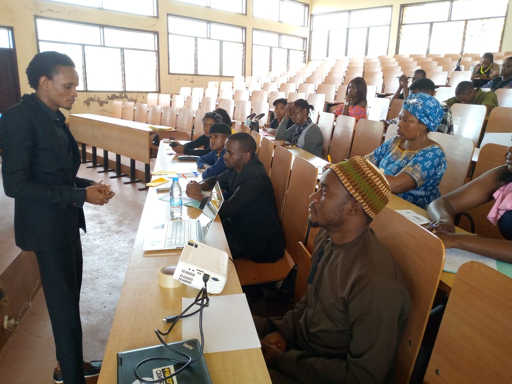 NebaJerome1's tweet photo. Over 40 Youth and Community Leaders are currently gaining knowledge on the responsible use of Social media at Amphi 340 in the University of Bamenda. It is a project sponsored by @ncpbcameroon facilitated by #defeyhatenow in collaboration with #civicwatch. 
#ThinkBe4UClick https://t.co/k3aQIWX6gN