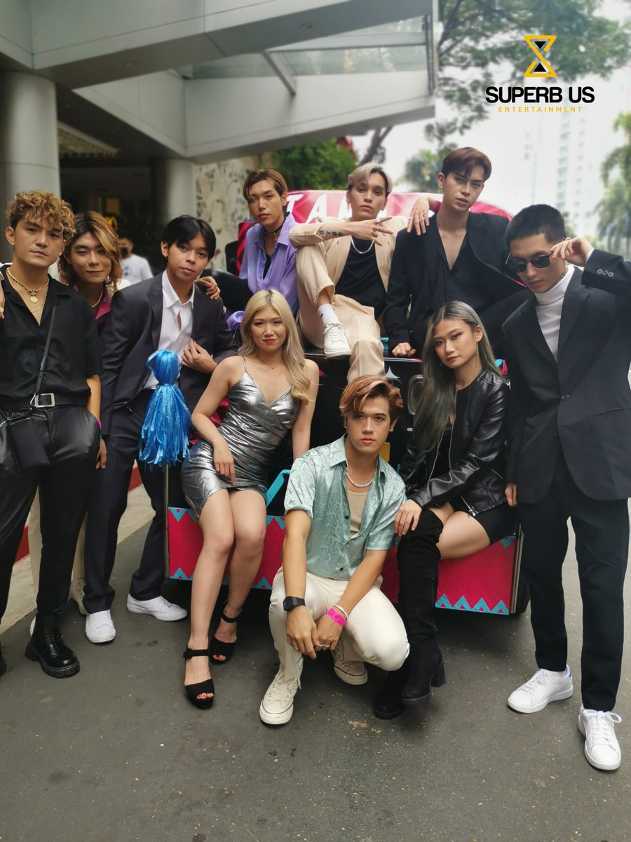 SuperbUs_ent's tweet photo. Here is @PressHitPlay with their longtime friends and co-nominees for the PPop Group of the Year, @official__yara and @_ver5usofficial at the #TikTokAwardsPH2022!

PHPonTikTokAwards
#PHPatTikTokAwardsPH
#Press_Hit_Play https://t.co/O57jcP0JwJ