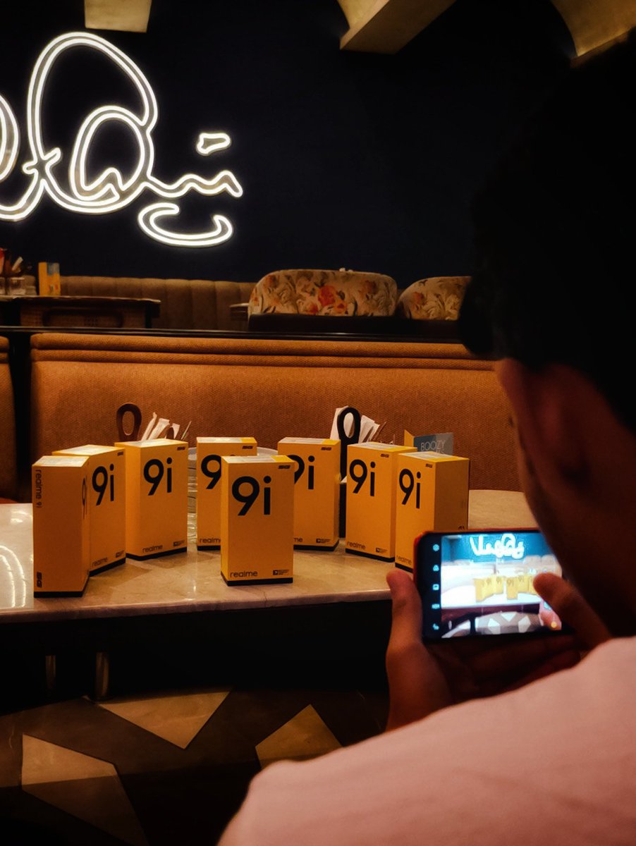 realmeCreators's tweet photo. Some glimpse from #828realmeFanFestival #Kolkata!
#keepitreal #The5GRockstar #realme9i5G https://t.co/IYoC2Nzmij