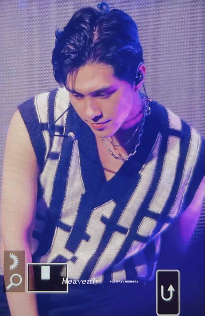 220820 SMTOWN
#HENDERY #黄冠亨 #헨드리 
#WayV #威神V #웨이션브이
#SMTOWNLIVE2022_SUWON
#WayVKickBackToStage