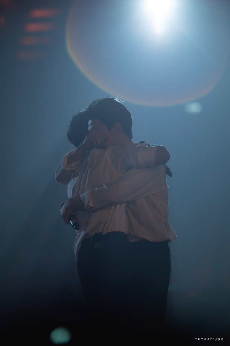 yuyuuaorfoto's tweet photo. เค้ารักกันมากจริงๆ ❤️

#LOLKristSingto 
#LOLFanFest2022 
#คริสสิงโต https://t.co/OrXpzogvrq