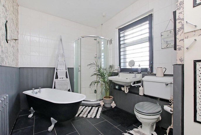 AcoHeating's tweet photo. Our latest bathroom renovation in S13 Sheffield

BEFORE &amp; AFTERS https://t.co/n7Q9qPGbEy