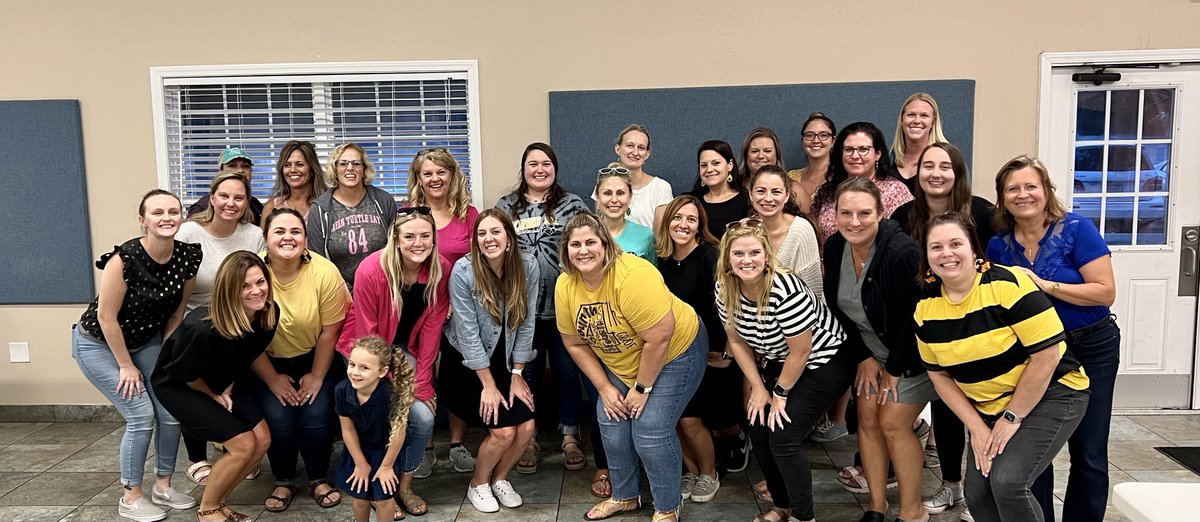 MrsNellyGWC's tweet photo. The good times rolled at Carver Bunco Night! 🎲🎲🎲  #wearecarver 🖤💛🐯 #marigolds @CarverES_RH https://t.co/6W5JaHJ5d2