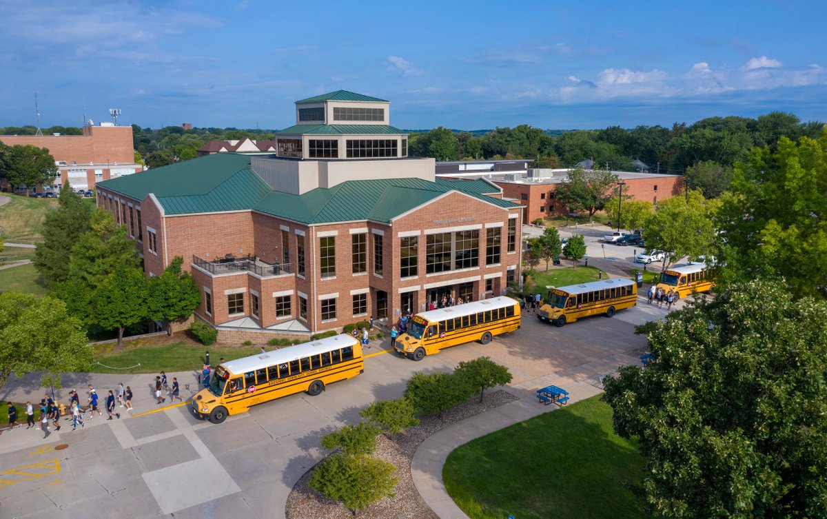 stambrose's tweet photo. Today’s Beecoming Ambrosian Service Day event has been cancelled due to the weather…🌧

View the rest of today’s #SAUWelcomeWeek schedule 👉 https://t.co/UcqpEfJ1Dk https://t.co/DMuLlAO24o