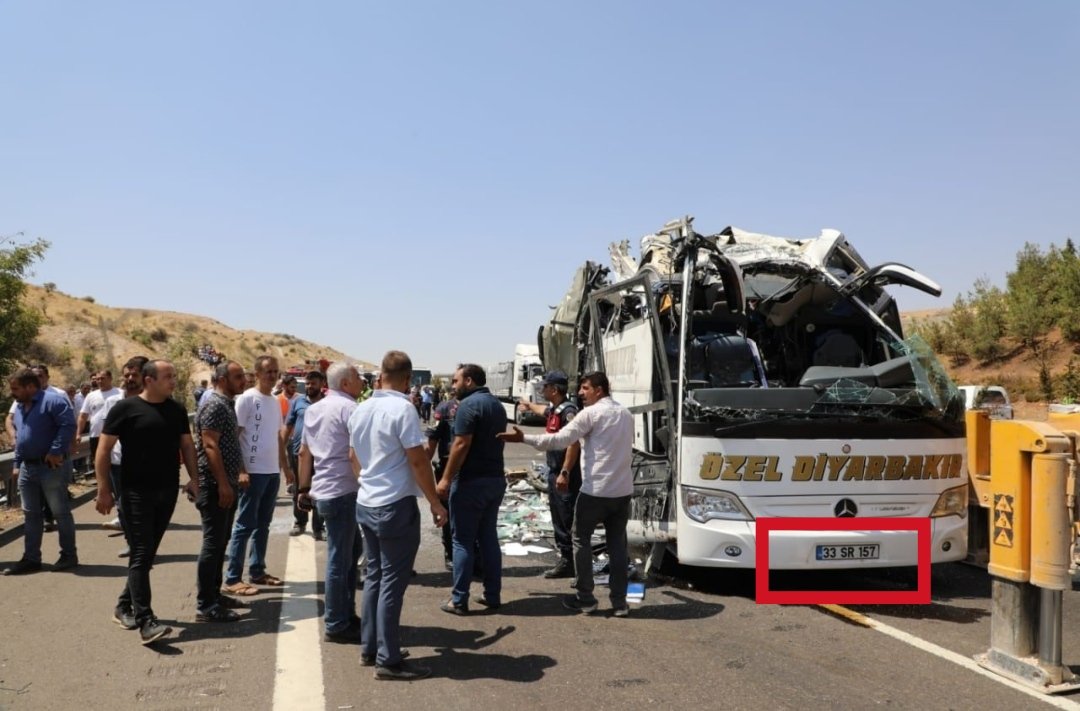 stratejikbeyin's tweet photo. 5 sene arayla aynı otobüs hasta taşıyan ambulansa çarpmış. 33 SR 157 
#gaziantep
#SONDAKIKA https://t.co/bLPYwyrTx0
