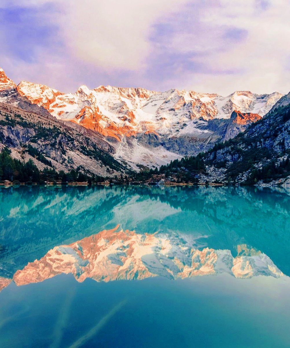 Lake Aviolo at dawn in Italy  🇮🇹