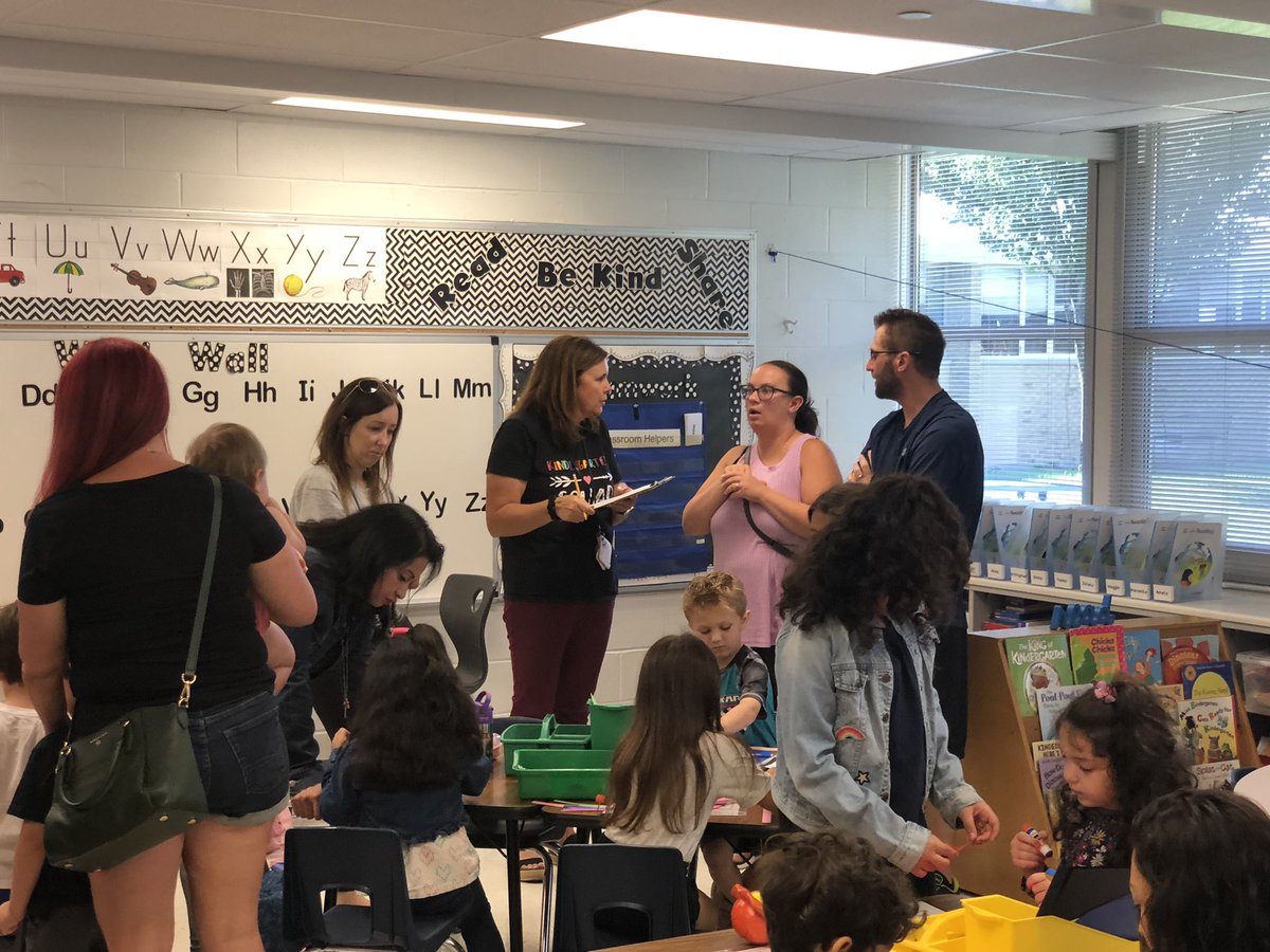 HutchPrincipal's tweet photo. Welcomed the Class of 2035 to Fernway. Can’t wait to watch them grow and learn. https://t.co/iLatiEGFjz