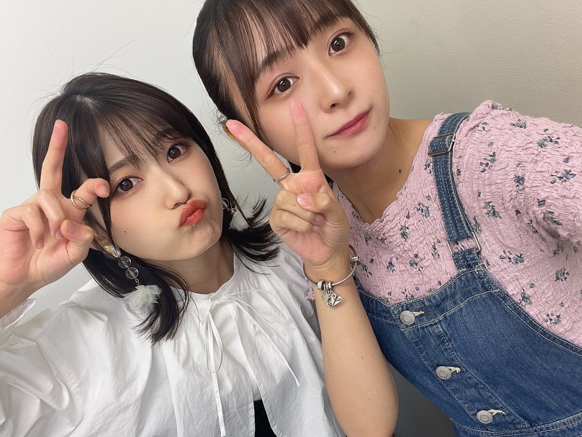 __saki0113's tweet photo. 『オフィスアウイ10周年特番』
ありがとうございました！

最後に花奈ちゃんとイベントでき��よかった🙌

気づけば花奈ちゃんとは長いお付き合いなのでちょっぴり寂しいですが…
この先もらぶです😘 https://t.co/laJrdxTRr8