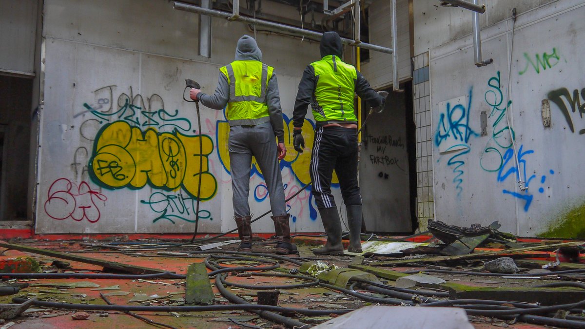 JandA2K's tweet photo. https://t.co/I4zQxIa0qZ
☝️
It's a shame they demolished this place, such a cool place for an explore... #scallys #chavs #scally #chav #trackielads #workiegays https://t.co/0hIAGylwjt