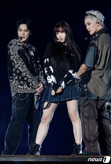 AESPAINAUNION's tweet photo. [PRESS] aespa #GISELLE at SMTOWN 2022 LIVE at SUWON for Rap Unit ‘ZOO’ https://t.co/UKMepBeJ7a