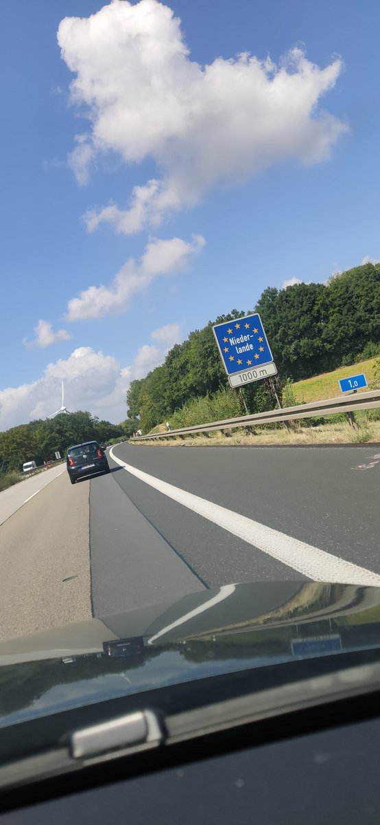Nederland is in bereik! #travel eta 16:15 aanhanger nog later.
