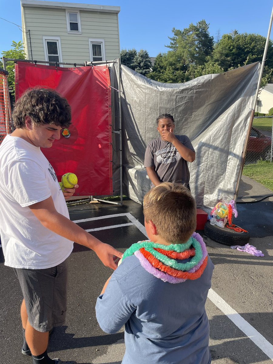 TASDAthletics1's tweet photo. Football players helping with activities at southward playground back to school fun night https://t.co/eXNNUAu0xq