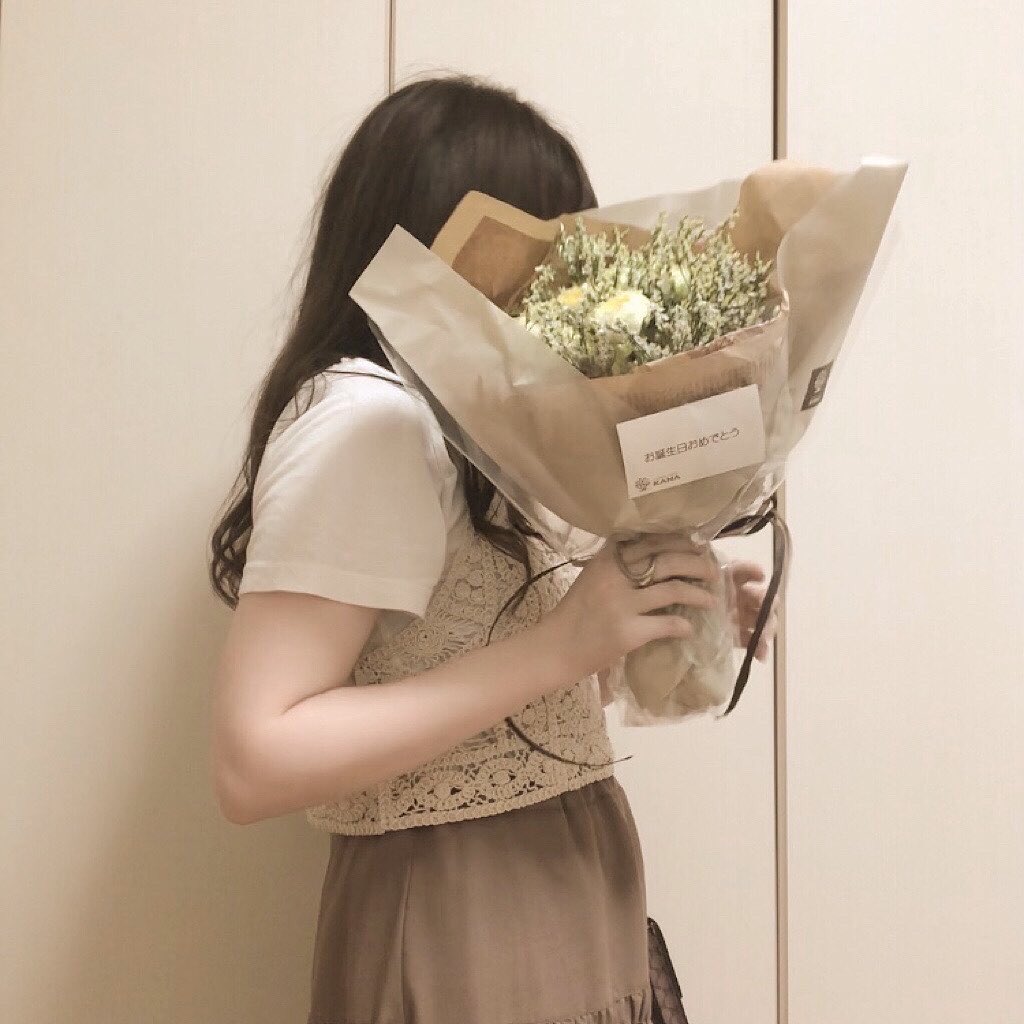 Ryoka02's tweet photo. 本日無事に23歳の誕生日を迎えることが出来ました🎂

お祝いしてくれたみんな本当にありがとう〜〜〜🤍🤍🤍

23歳もいい1年になるように頑張ります！！！ https://t.co/aRZh13TOy1