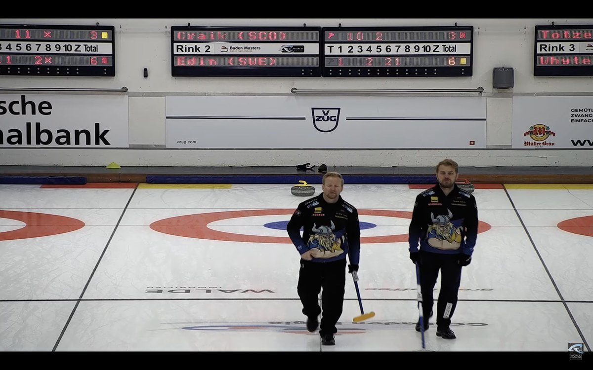 ciaomichaella's tweet image. After GOAT threw his first stone Lorna said Craik has to throw an equally good one &amp;amp; hope Nik falls over for the first time in his life to keep hopes of scoring 3 &amp;amp; forcing an extra end alive LOL #curling #BadenMasters #IBELIEVEEDINWILLWIN