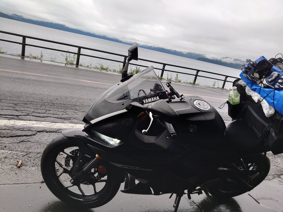 tanjun0319's tweet photo. 北海道最終日楽しむぞ～と支笏湖
雨と霧で幻想的な景色でした🤬
昨日で実質北海道ツーリング終わってたんか... https://t.co/qgs48wMyic