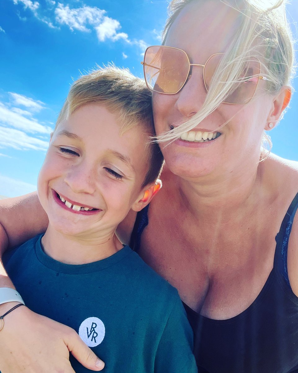 Faye Waddams tweet media