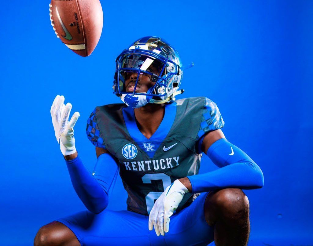 WildcatHive's tweet photo. Shamar Porter (@porter_shamar) had two touchdown receptions in his senior season debut last night. 🔥

The top-300 WR is off to a hot start #BBN https://t.co/2UZHWJCT5C