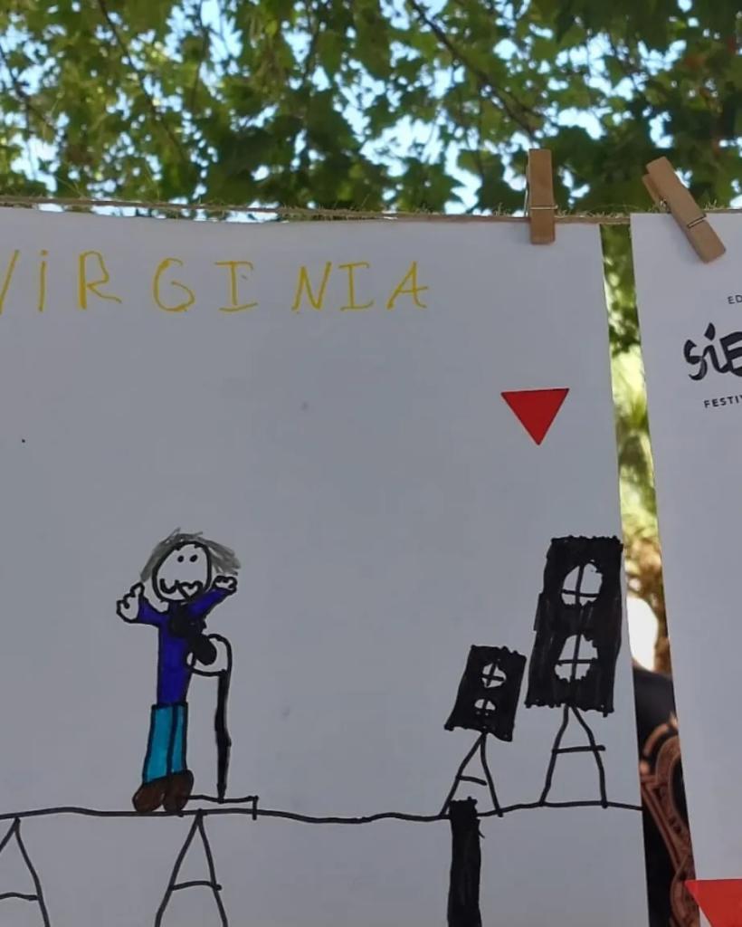 ElSierraFest's tweet photo. Qué buen rollo da #SierraKids!!! Música, talleres y el arte de los que marcarán el camino, como Ainara, que nos enseña orgullosa su creación serreña 🎨🖌️

Seguimos con música, chuleticas, morcilla y lo que mandes.

Vente a Valparaíso! 🎸
En breve, @elninodelviento

Entrada libre. https://t.co/xce8WLGowb