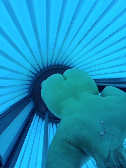 Hot tanning session 🔥 https://t.co/4BYpm5Hgjy<a href="/tag/nsfwtwt"class="tags"><span>#nsfwtwt</span></a>