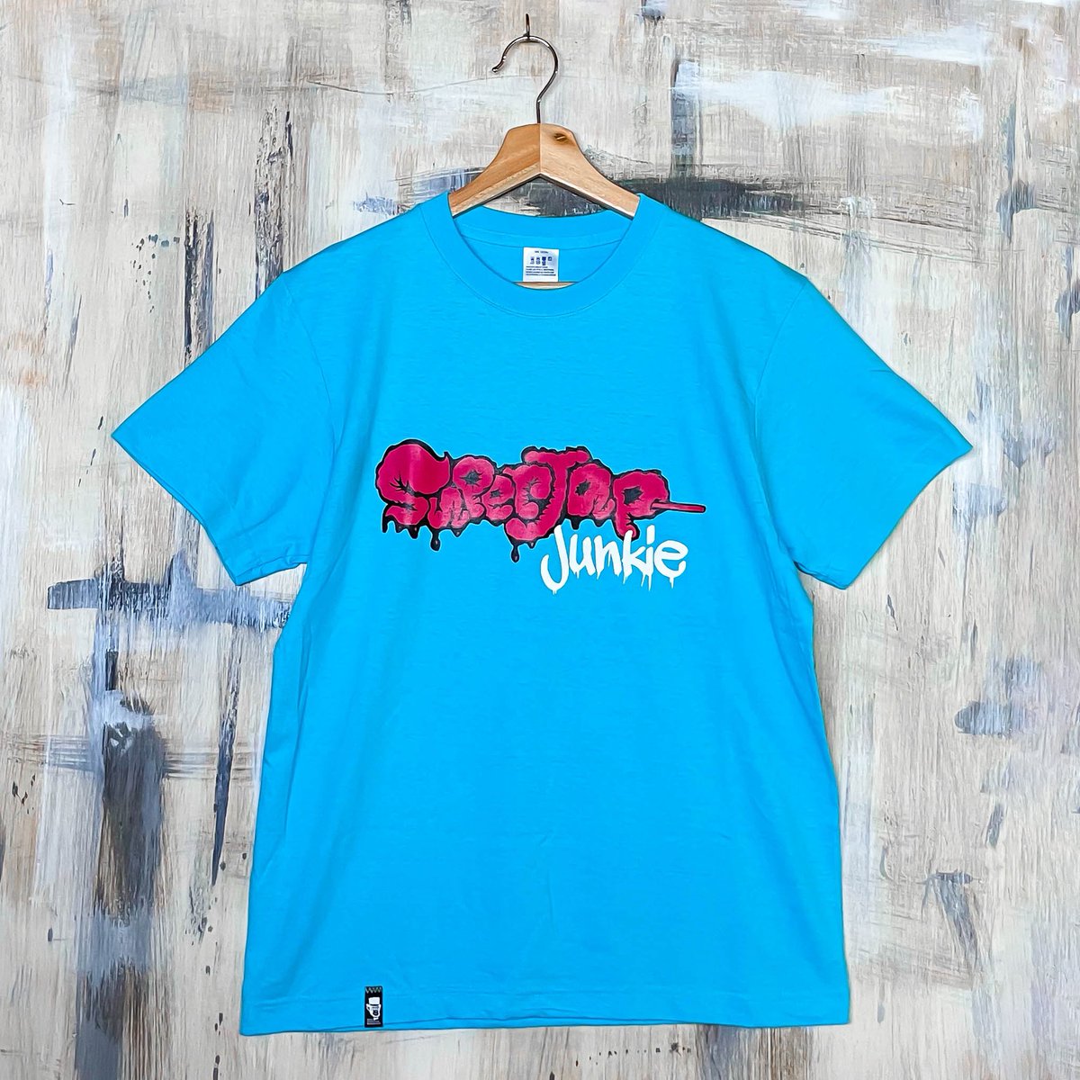monkey6960's tweet photo. 【SUPERJAP JUNKIE "かき氷" Tシャツ】STORERSで販売開始🐒🔥
https://t.co/RNUHaYqlHR

マグナム弾吉画伯が描いた「スーパージャップホルモンロゴ」を胸の位置にプリントした “２０２２ SUMMER ver.” Tシャツが入荷致しました！ https://t.co/XsfuhuAu8c