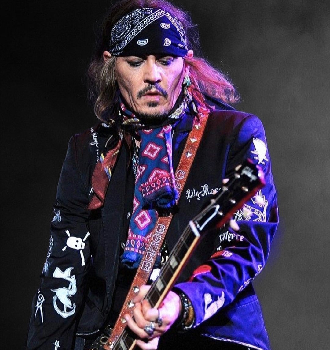 Geo06758725's tweet photo. #JohnnyDepp 😍🤞🏼 #moonperson 🎶 https://t.co/czGlTezuVB