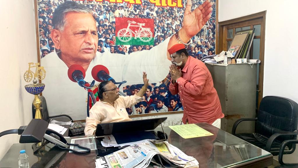 DAMODARENYADAV's tweet photo. Today we met National leader Akilesh ji. It was a great  and pleasant moment. We discussed with him. Thank you for your support. https://t.co/EWzOyOH8wY