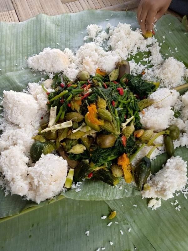 mizoraminsta's tweet photo. Thlama chawfak hi a tui duh bikin i hria em?
.
.
Pic credit π· @hem_hemie
.
.
.
#lunch #chawchhun #chhunchaw #chawfak #mizostyle #food #foodstagram #foodie #mizostyle #chawhmeh #mizochawhmeh #mizodish #mizocuisine #mizofood #zofood #mizoramfood #thlam #zopathlam #mizothlam https://t.co/8tOTj4iM74