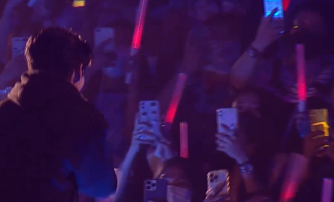 pulsoko's tweet image. (All of the photos before the show ends)
The Final moments before closing

#LOLFanFest2022 #LOLBrightWin #winmetawin