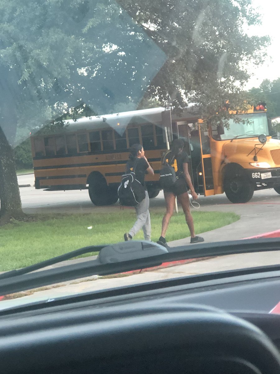 Good luck to <a href="/GirlsIke9/">Ike9GirlsAthletics🏐🎾🥎</a> Lady Eagles in the CEKing tournament today! Swoop swoop <a href="/CoachKRiggs/">Kierra Riggs</a> 🍀🦅🏐