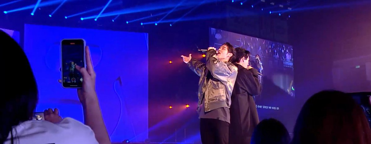 pulsoko's tweet image. (All of the photos before the show ends)
The Final moments before closing

#LOLFanFest2022 #LOLBrightWin #winmetawin