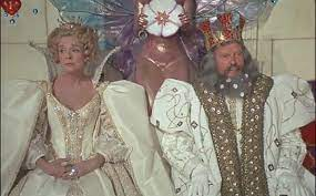 merlinpapin3's tweet photo. .@FredOL69007 .@tbarnaud #UnJourUnePhortoCulte
#MichelinePresle et #FernandLedoux dans #PeaudAne de #JacquesDemy (1970) https://t.co/08hVpA6V0X