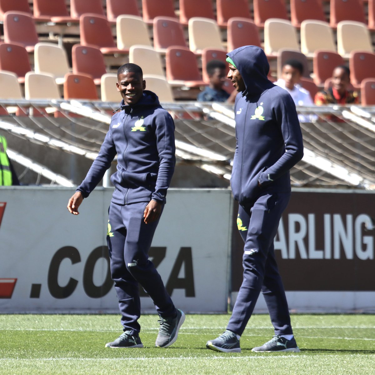 Masandawana's tweet photo. Our Home Away From Home! 🏟️

How are we feeling this afternoon Masandawana? 👆

#Sundowns #DStvPrem https://t.co/mMWOTjU9xH
