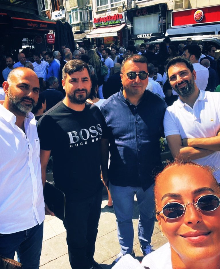 SARIYER’de bugün güneş ☀️ çok farklı doğdu…. Genel Başkanımız Sayın Meral AKŞENER SARIYER’e hoşgeldiniz ☀️🙏👏👏👏👏<a href="/meral_aksener/">Meral Akşener</a> <a href="/SBugraKavuncu/">Buğra Kavuncu</a> @DAysglUnalmiser <a href="/fakgun76/">fatih akgun</a> <a href="/utkualtinkeser/">Utku ALTINKESER</a> @erenhaneren <a href="/aliozhanhayrat/">Ali Özhan Hayrat</a> <a href="/iyi_glck/">🇹🇷 İYİ Gelecek</a> <a href="/iyiparti_34/">İYİ Parti İstanbul</a> <a href="/iyi_sariyer/">İYİ Parti Sarıyer</a>