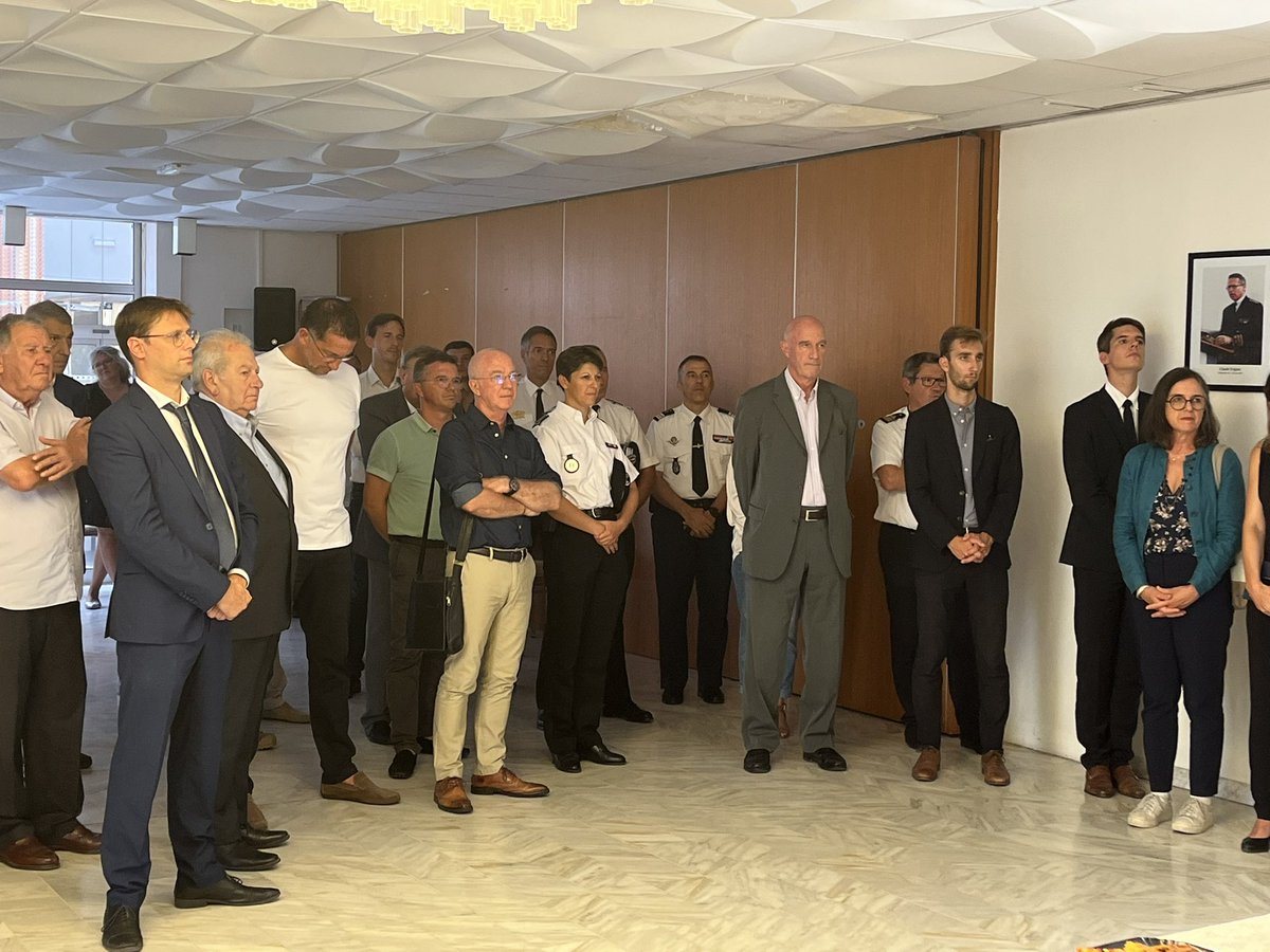 [Cérémonie] de départ de François Ravier <a href="/Prefet2B/">Préfet Haute-Corse</a>, nommé Préfet de la Savoie, en présence de nombreux élus et personnalités civiles et militaires du département. Il a exprimé sa fierté ainsi que l’honneur et le bonheur de servir en Corse durant ces 3 dernières années.