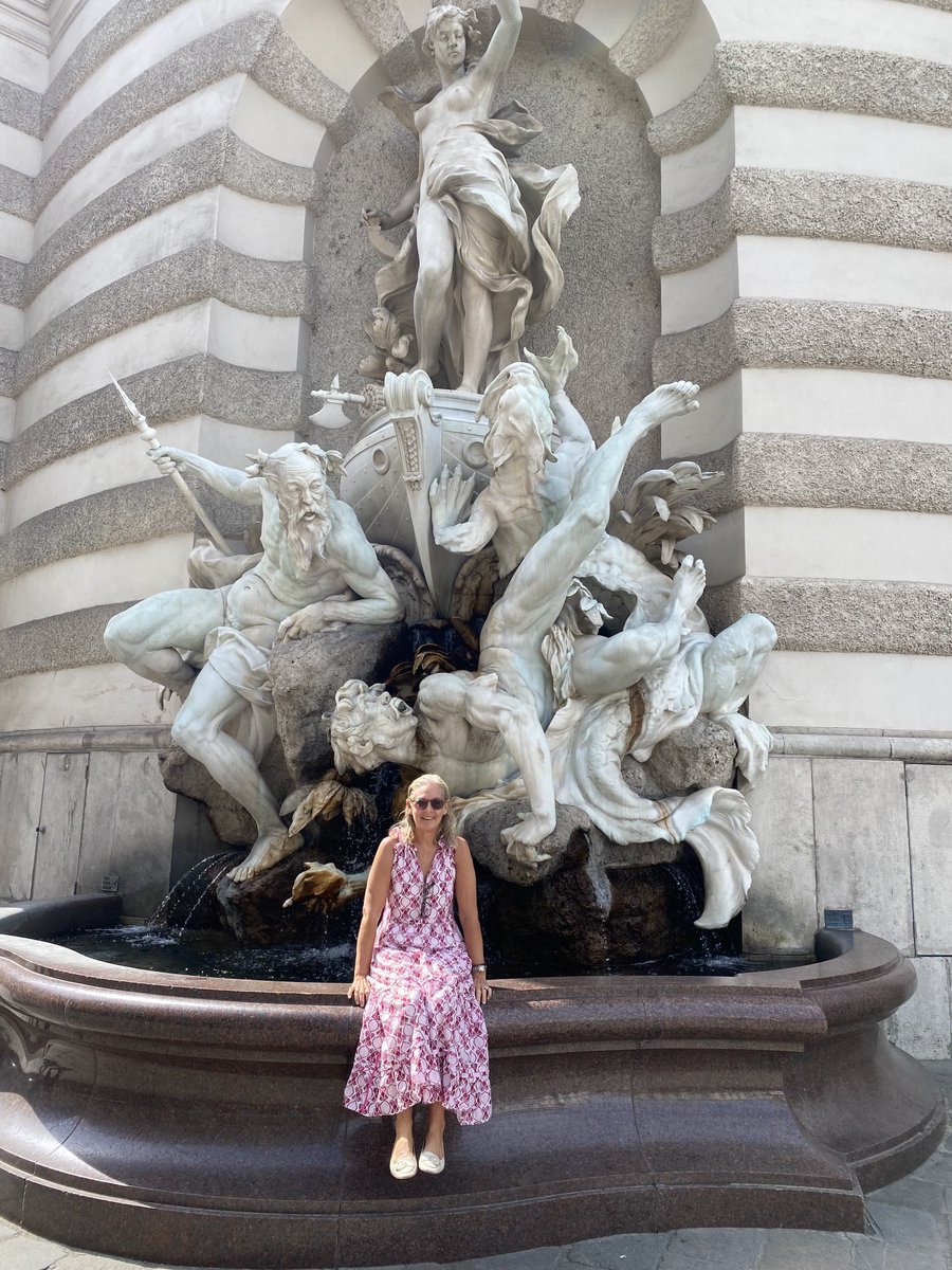 Now that’s what I call a water feature! #vienna