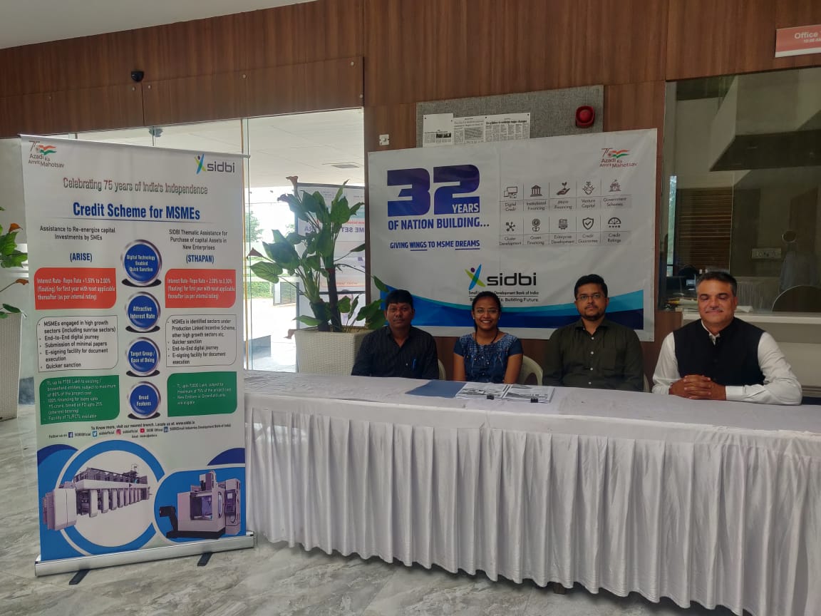 #SIDBI made a detailed presentation on the various schemes for the benefit of the #MSME sector for the #ICAIMSMEYatra organized by <a href="/theicai/">Institute of Chartered Accountants of India - ICAI</a> at Aurangabad. 
#SIDBIMSME