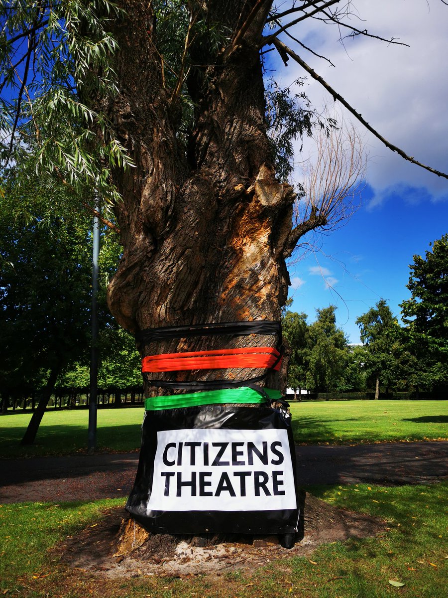 citizenstheatre's tweet image. Head down to Glasgow green now as we fill the sky with Kites to #RememberAfghanistan 

We have music, badge making, poetry and sunshine ☀️ here until 3.30pm.
citz.co.uk/whatson/info/f…