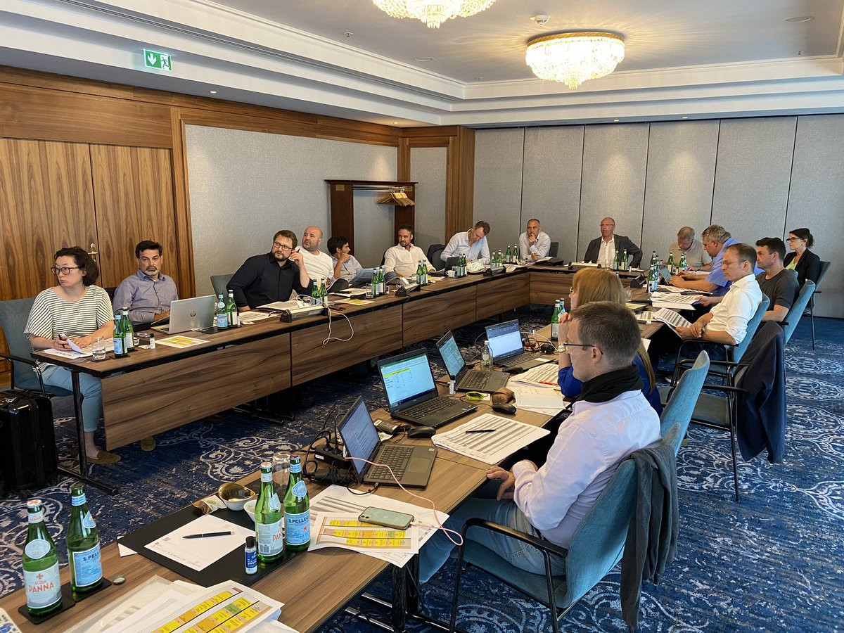 Over the past 2d, the #GSS scientific program committee has evaluated >300 abstract submissions to #DWG_Berlin2022 &amp; ref comments. Truly high quality content to come - 🤞. Can’t wait to see and meet the #spine scientists behind this work in Dec.