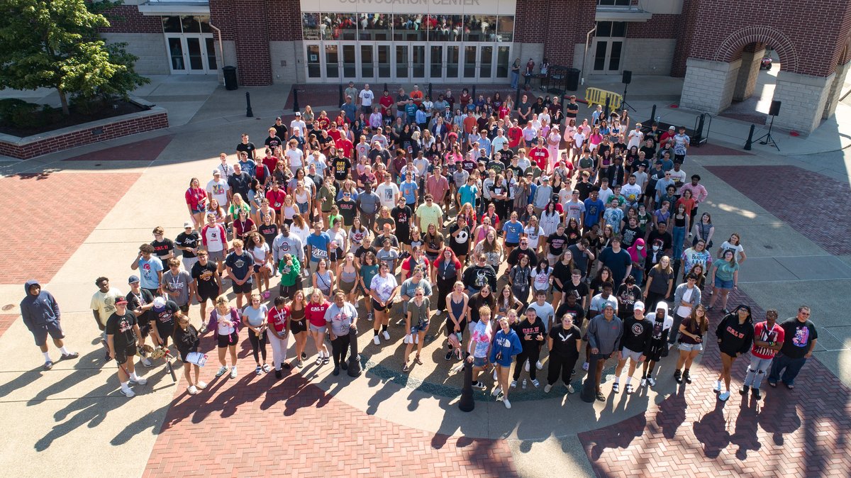 PennWCalifornia's tweet photo. Our incoming class got their class picture taken yesterday as part of Playfair. 

Now Welcome Weekend continues with upperclassmen move in and several events throughout the evening to welcome everyone back to Cal. 

Welcome Weekend rolls on! https://t.co/MSrYeizMtx