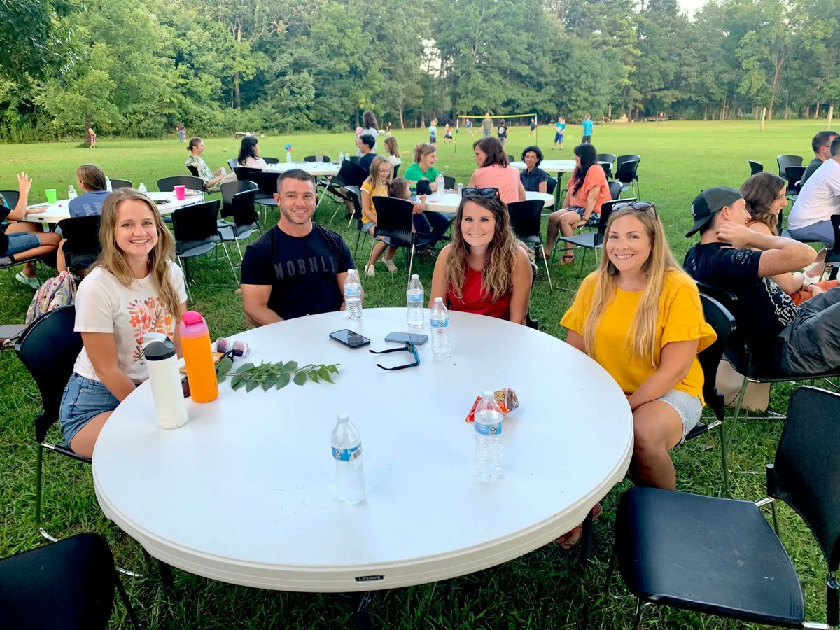 c4chatt's tweet photo. We had an amazing time together at The Table on Wednesday! We do REAL relationships. (Like for real.)

We’ll take this party inside tomorrow morning for worship! Join us at 9:30 or 11:05.

If you are home sick or just need a break tomorrow, tune in at 11:05.

#community #church https://t.co/EO35e775vn