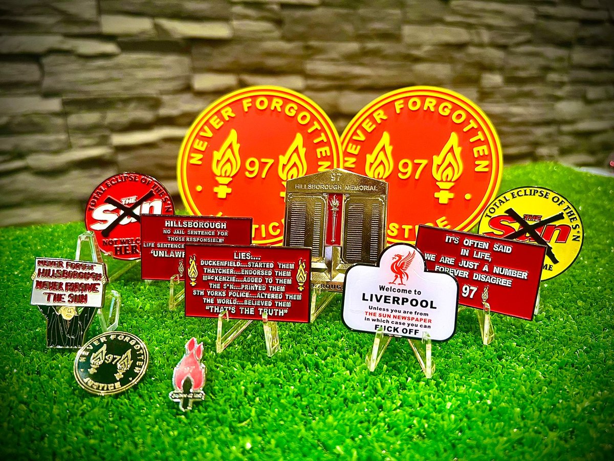 Badge collectors...
Giveaway next Friday 26/8/22.
The 3 banner badges and 2 Total eclipse of the S*n badges.
Just retweet (follow so I can DM if you win) and follow Ryan <a href="/dframesyork/">Eventframing</a> as he has a fantastic raffle coming shortly.
Please note..3 banner badges &amp; 2 S*n badges.