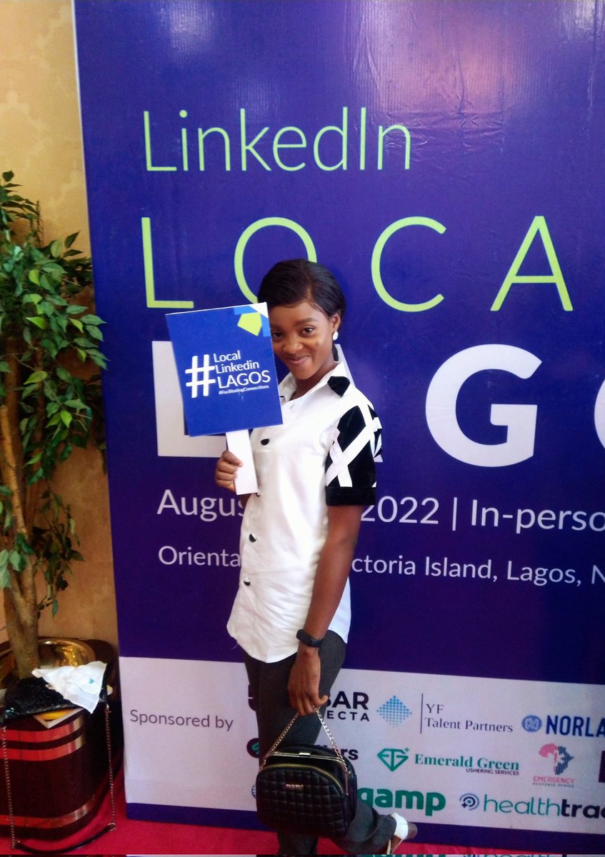 SeyiOladele4's tweet photo. We outside!...(I get to use that today finally 😄)
Guess who's getting fat🥴
Today the Artist in her strolled out to play, and here's what we got🌜
#linkedinlocallagos https://t.co/WUd7kO9Kzi
