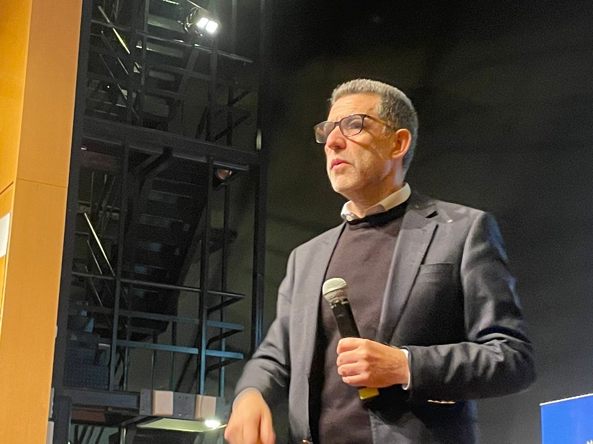 MAmbienteuy's tweet image. "Lo que diferencia a las normas ambientales de las otras es el interés colectivo y la prevención. Buscan evitar que se produzcan los problemas ambientales", explicó Cousillas.