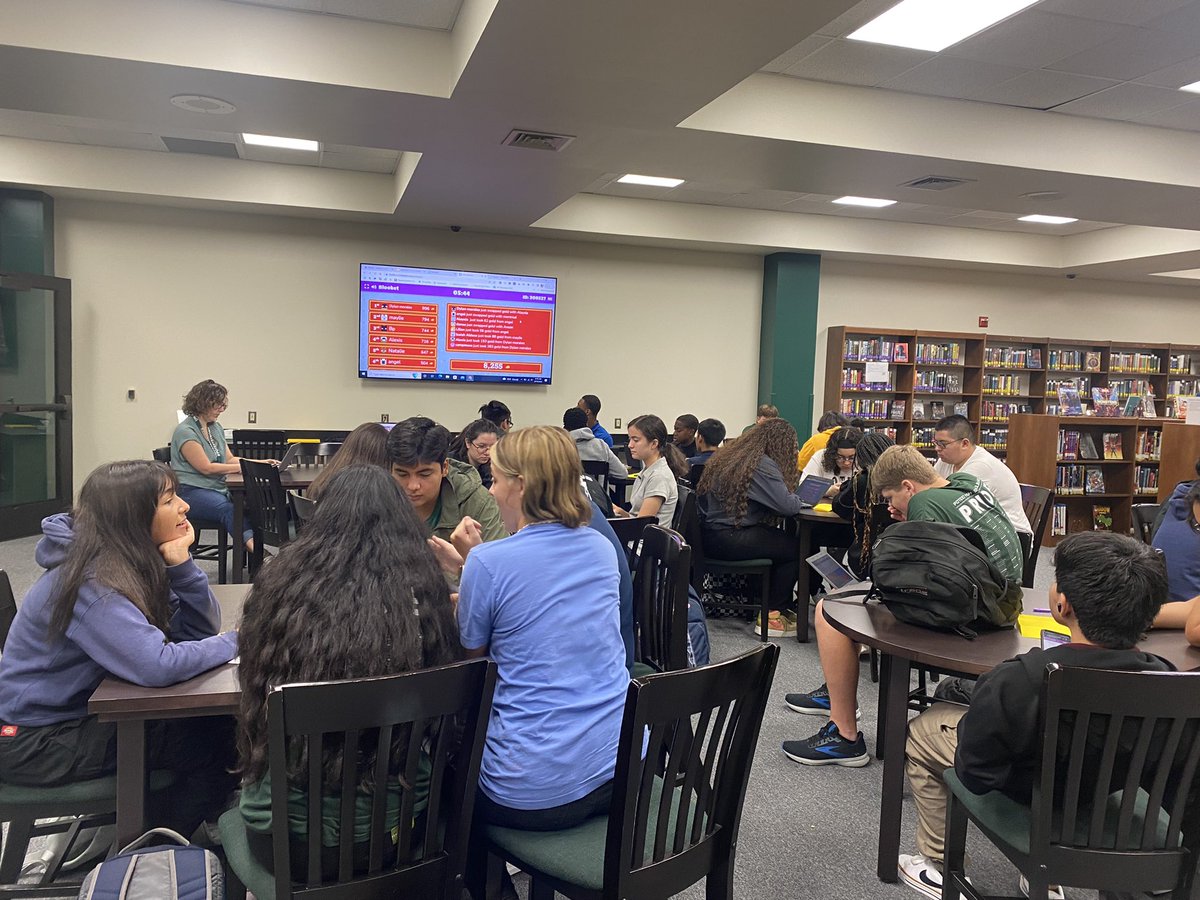 The Poteet Library’s been POPPING this week! 
✅Over 1500 Chromebooks distributed 
✅Close to 200 kids at lunches each day this week 
✅Books being checked out! 
✅8 English I classes in for Orientation on Friday! 
✅Already booked for next week! 
💚🖤🏴‍☠️