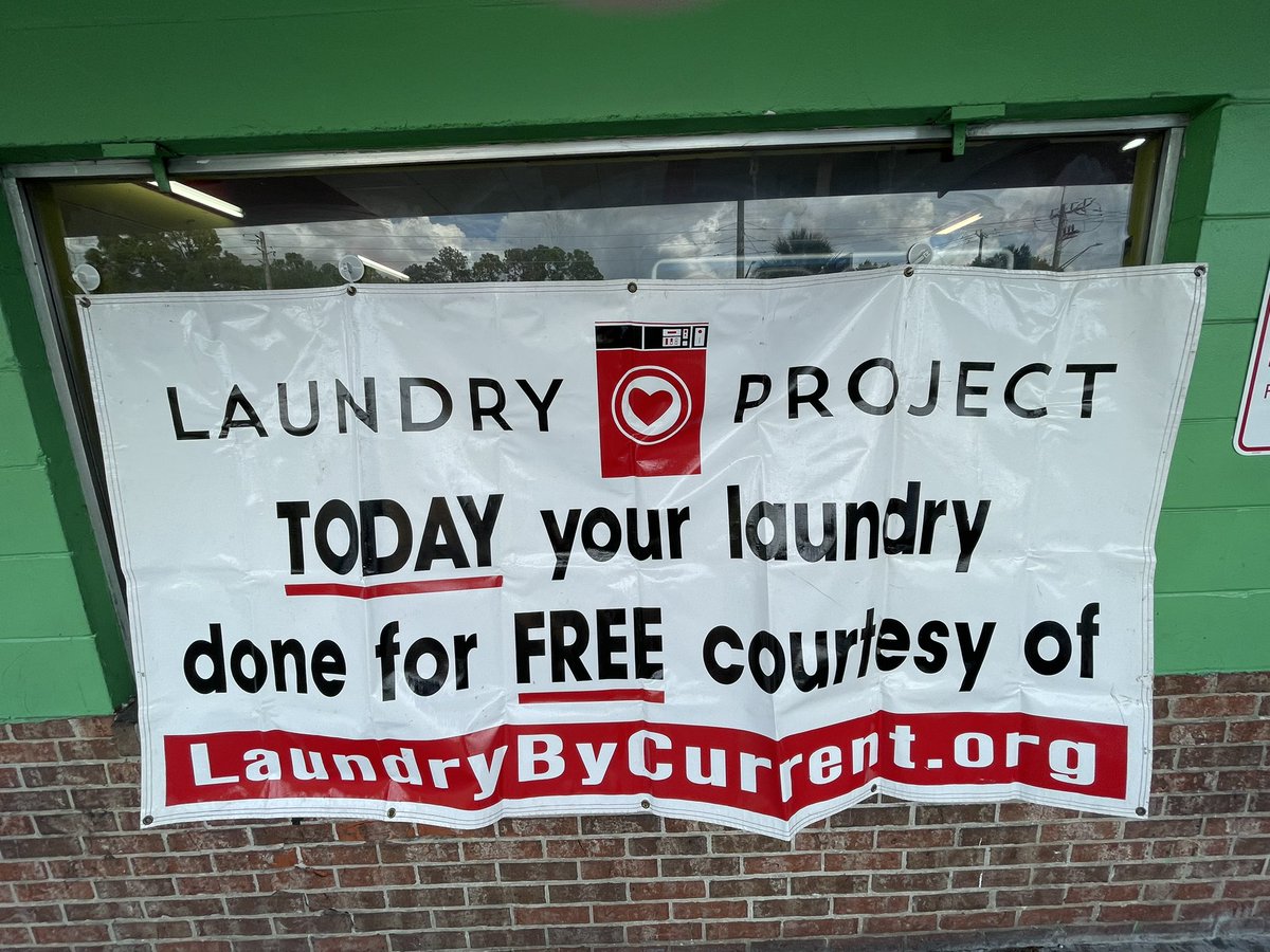 votejoshuahicks's tweet photo. A great privilege this morning to volunteer with #TheLaundryProject and provide free loads of laundry to Northside community members in Jacksonville. Service should always be about giving back. @engagecurrent #Duval https://t.co/j66TyLByZ3